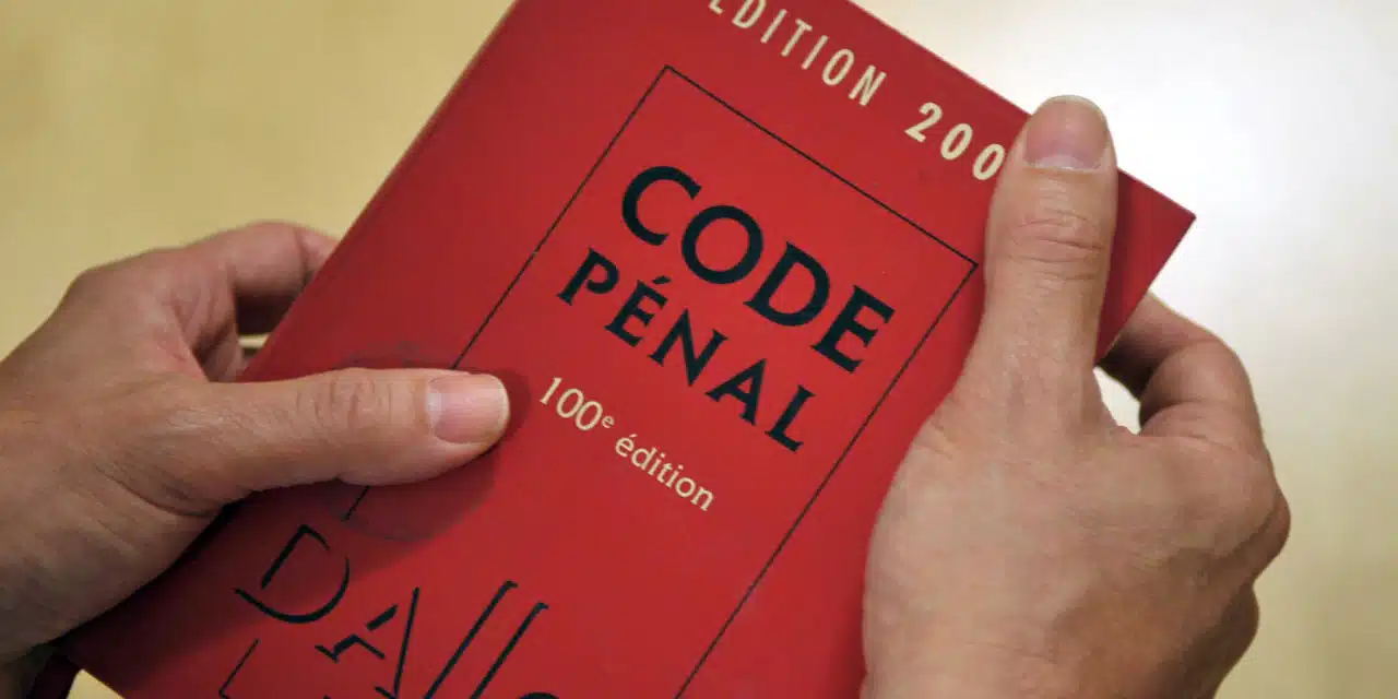 Article 226-13 du Code pénal : explication de l’article de loi