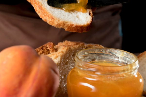 Confiture d’abricots vanillée : un élément clé pour vos tartes et pâtisseries