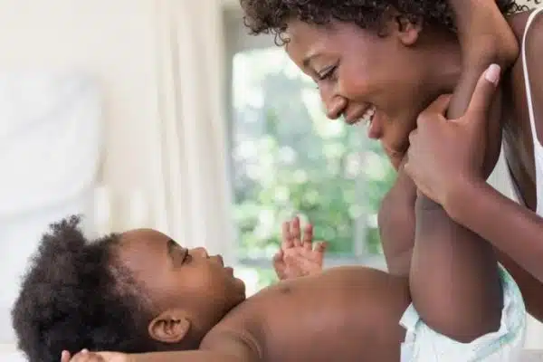 Comment éviter les irritations avec les couches Pampers pour bébés ?