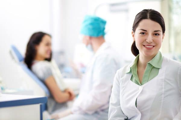 Pourquoi Choisissez-vous de faire une formation d’infirmier et pas d’aide soignant ?
