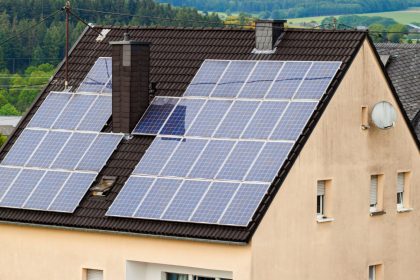 Panneau solaire hybride : une solution deux-en-un pour l’énergie à la maison
